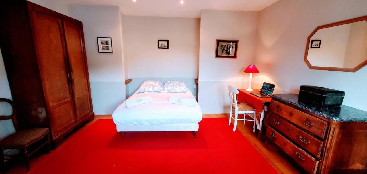 Le Sequoia Bed & Breakfast Velles  Eksteriør bilde
