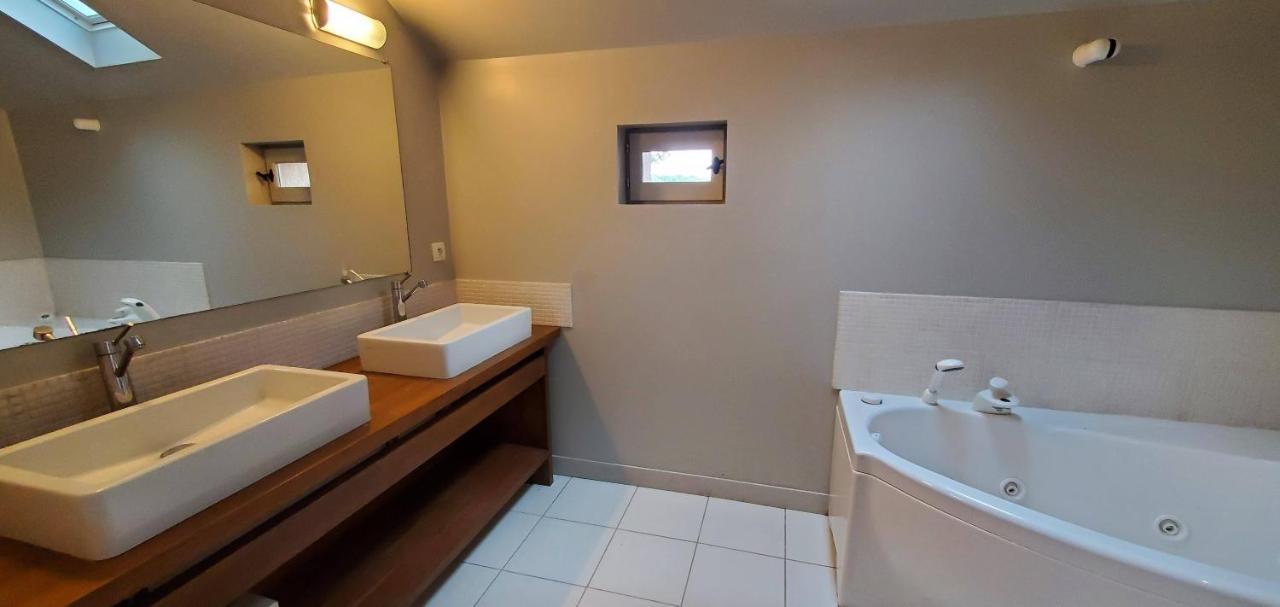 Le Sequoia Bed & Breakfast Velles  Eksteriør bilde