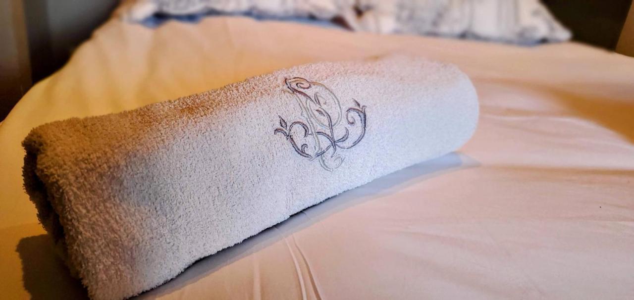 Le Sequoia Bed & Breakfast Velles  Eksteriør bilde